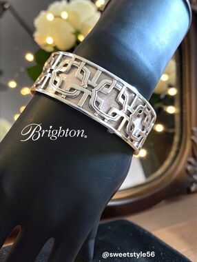 BRIGHTON "Christo London" Silver Cut-Out Cuff Bracelet W/ Leather Insert CHIC!